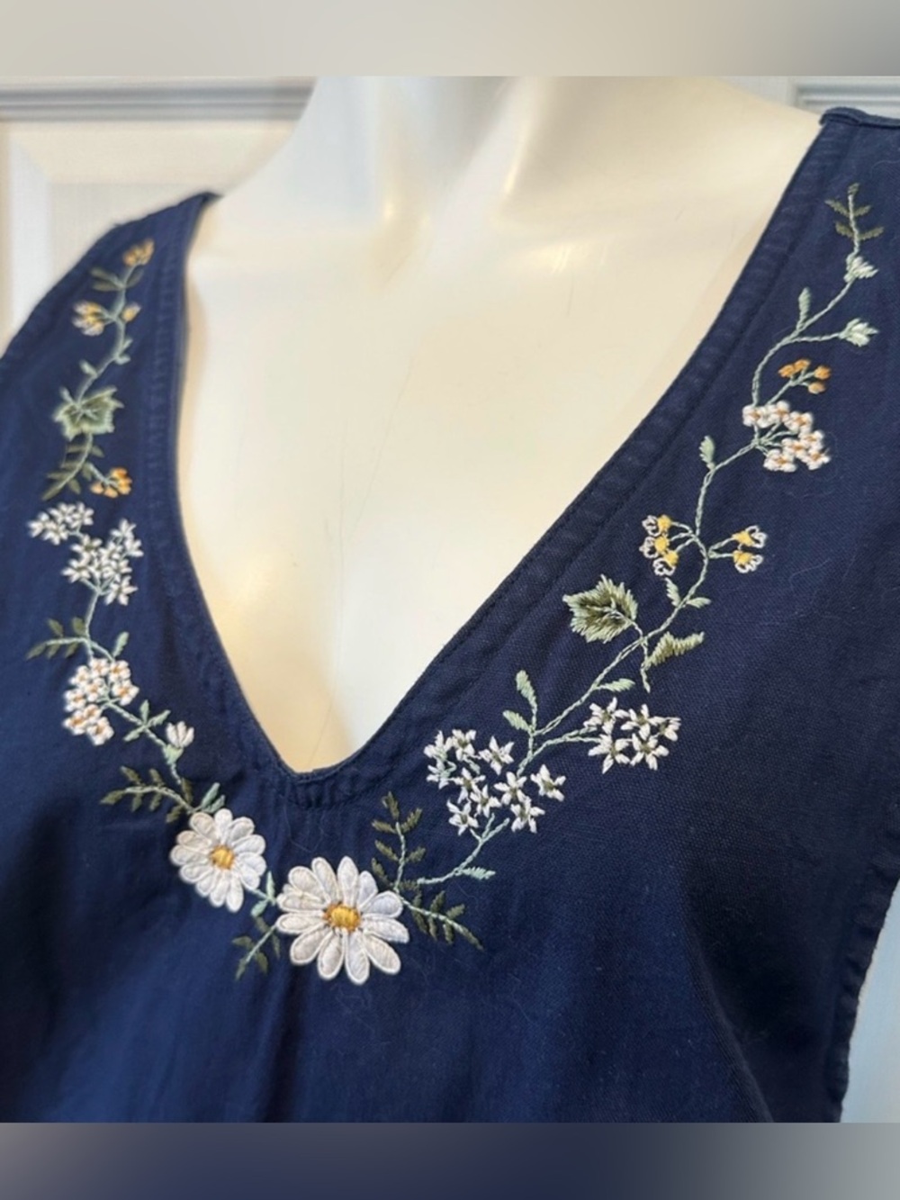 Stunning cotton embroidered apron